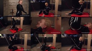 Rope bondage - Anita De Bauch connected a white knotted crotch rope by herself - Latex bondage -Bondage gym exercises in latex catsuit 